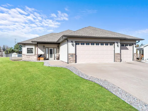 1015 9th St SW, Pine City, MN 55063