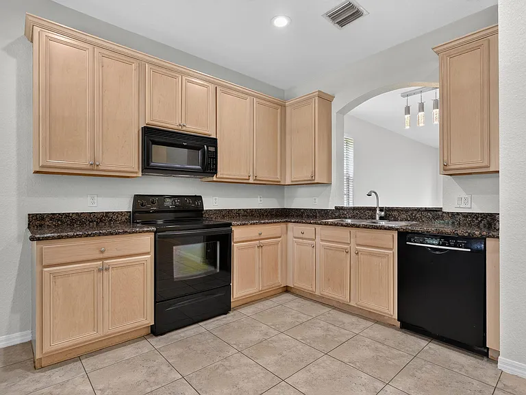 158 W Thatch Palm Cir — Photo 6