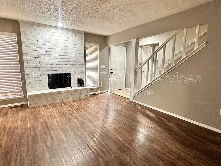 6713 Lyrewood Ln — Photo 5