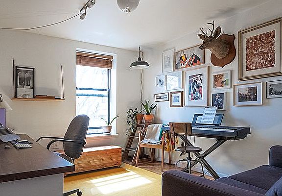 5th image of 129 Coffey St APT 2A