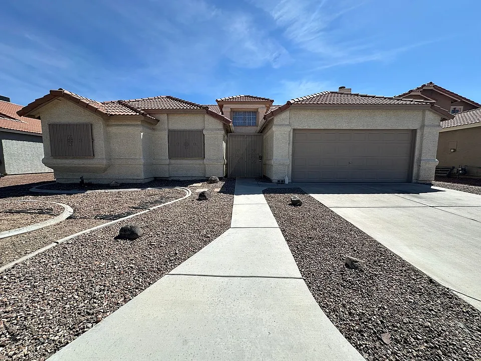 1585 Rowan Tree Dr