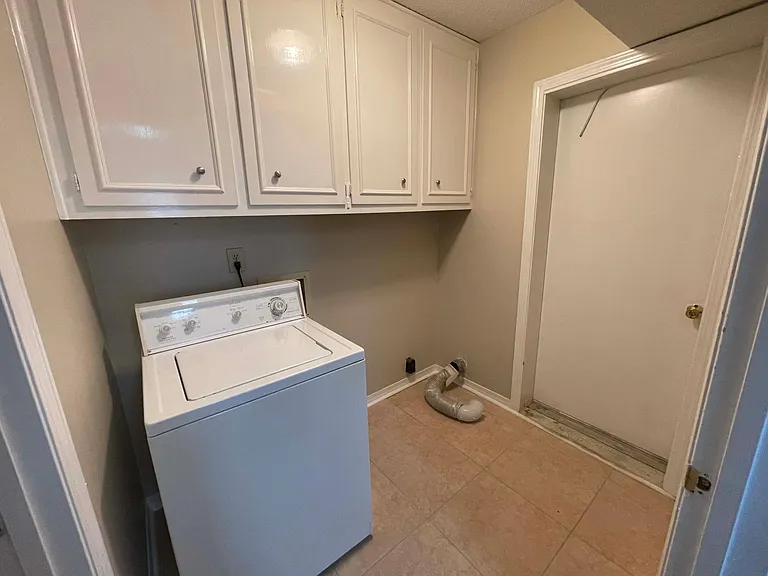 6445 Cedar Bend Ct #D — Photo 10