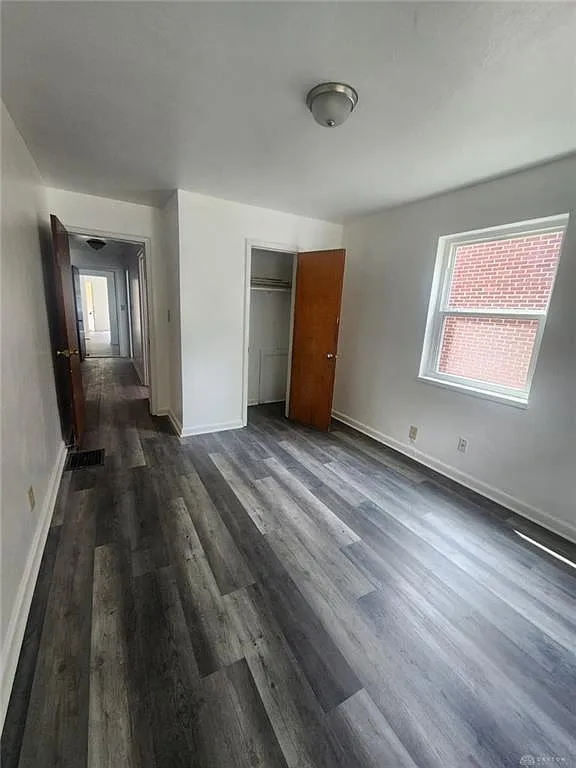 2 bed, 1.0 bath, 2240 sqft, $1,200 — Photo 4