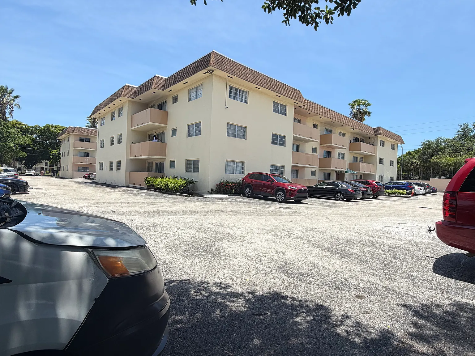 Holly House — Photo 2