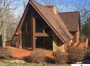 4 Shawnee Oaks Dr, Huntington, WV 25705