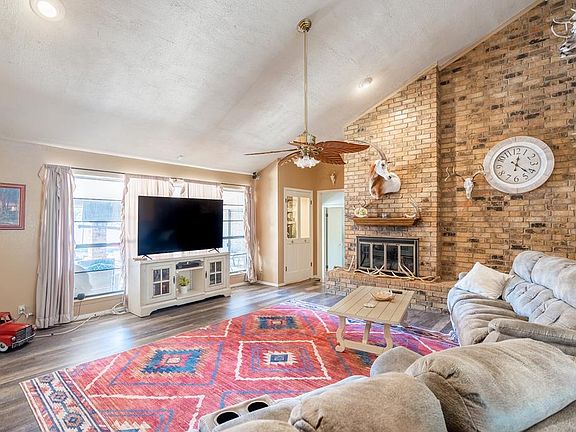 5th image of 4306 Valley Dr