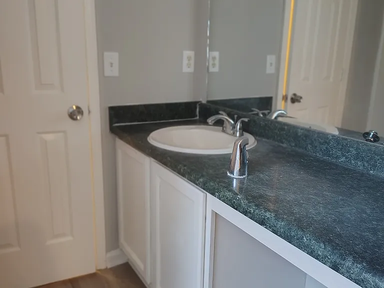 5596 Glen Ridge Bnd — Photo 11