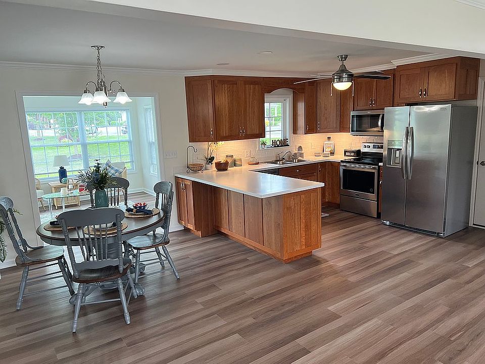 2nd image of 602 Diamond Cir