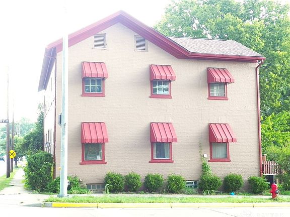 2nd image of 103 E Market St
