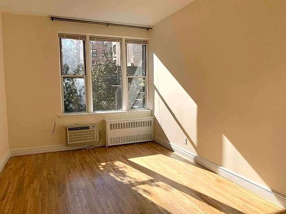 2nd image of 25 W 84th St #3CC