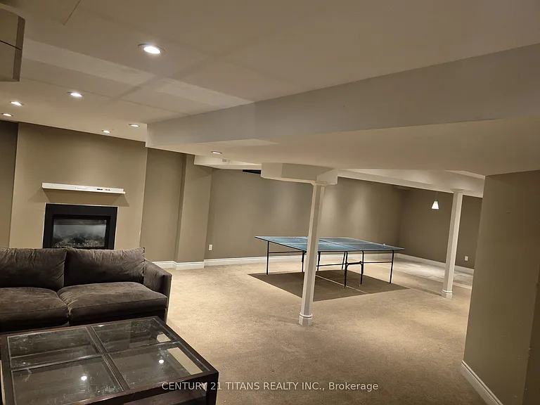 170 Tawny Cres — Photo 30
