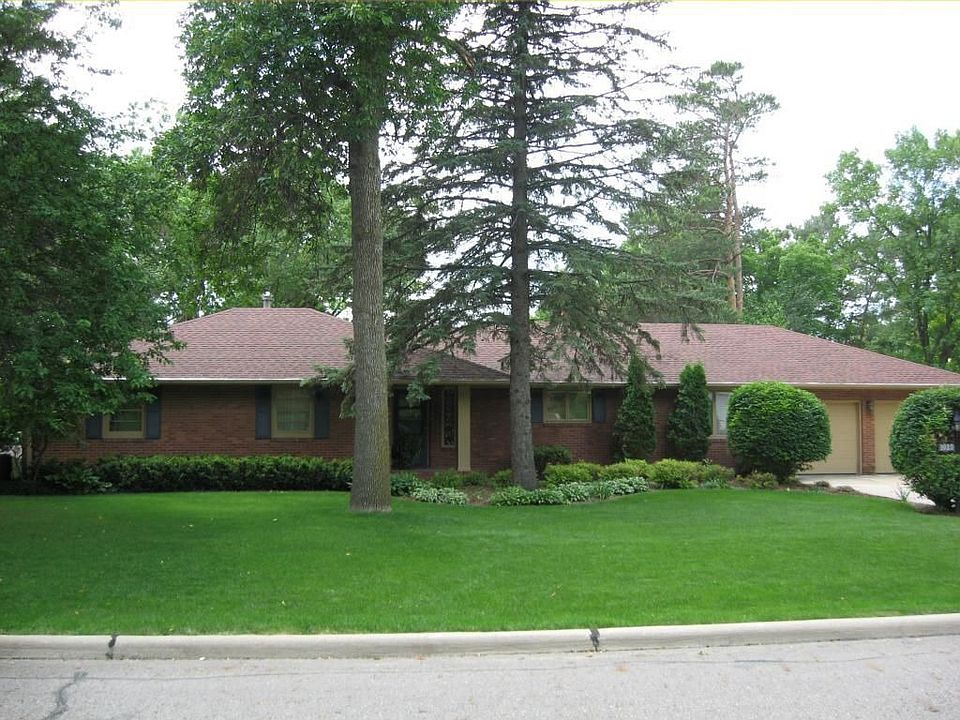 1st image of 3929 Douglas St
