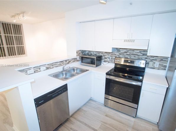 12130 Saint Andrews Pl APT 101