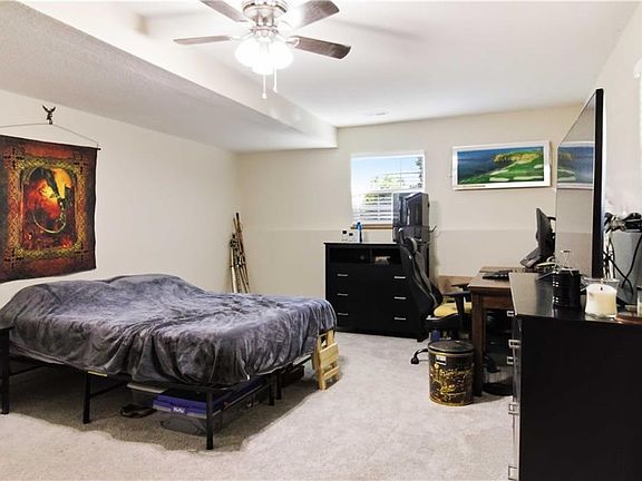 5th image of 15588 Crestwood Dr