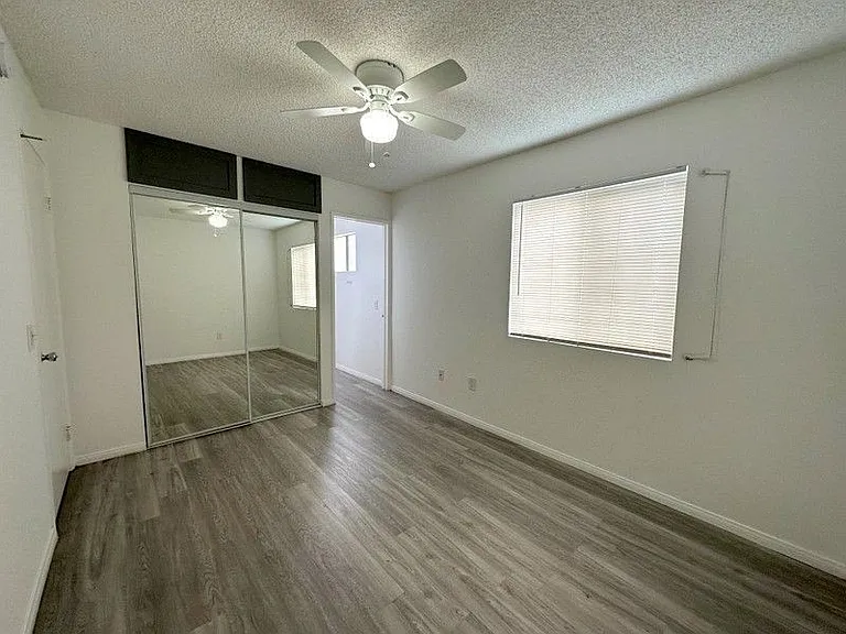 8816 Laurel Canyon Blvd — Photo 4
