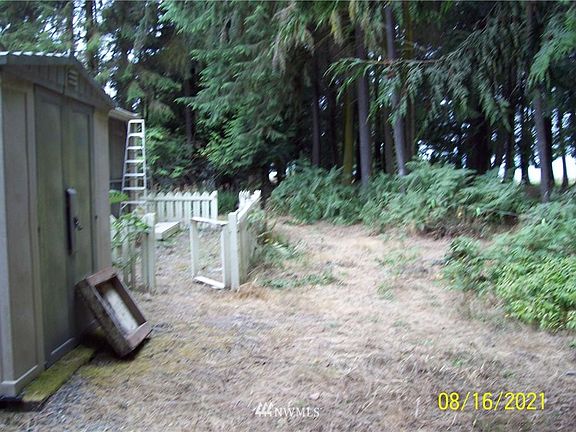 3rd image of 132 Cypress Cir