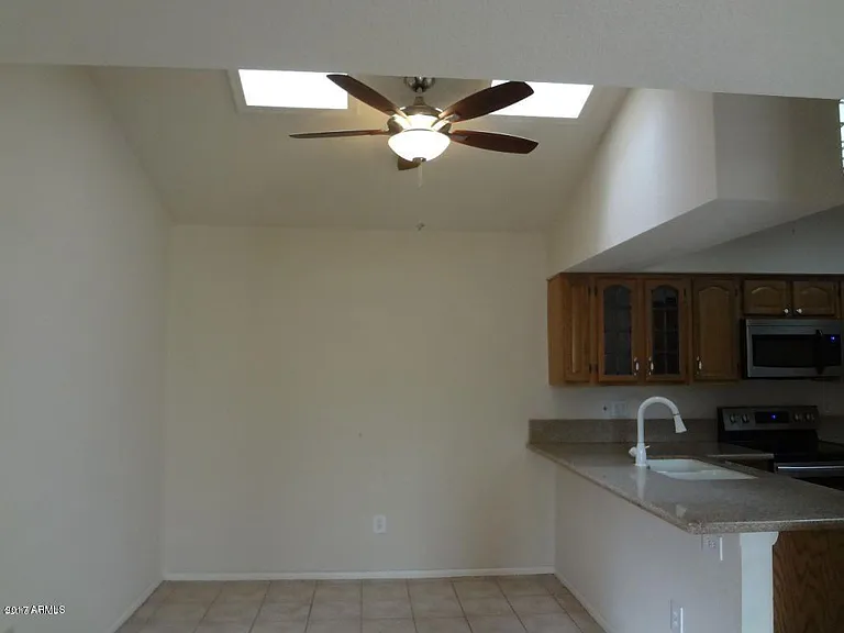1912 S Hall — Photo 10