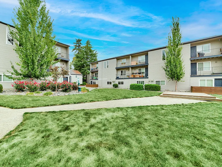 River Lofts Apartments — Photo 3