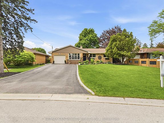 2nd image of 70 Brentwood Cres