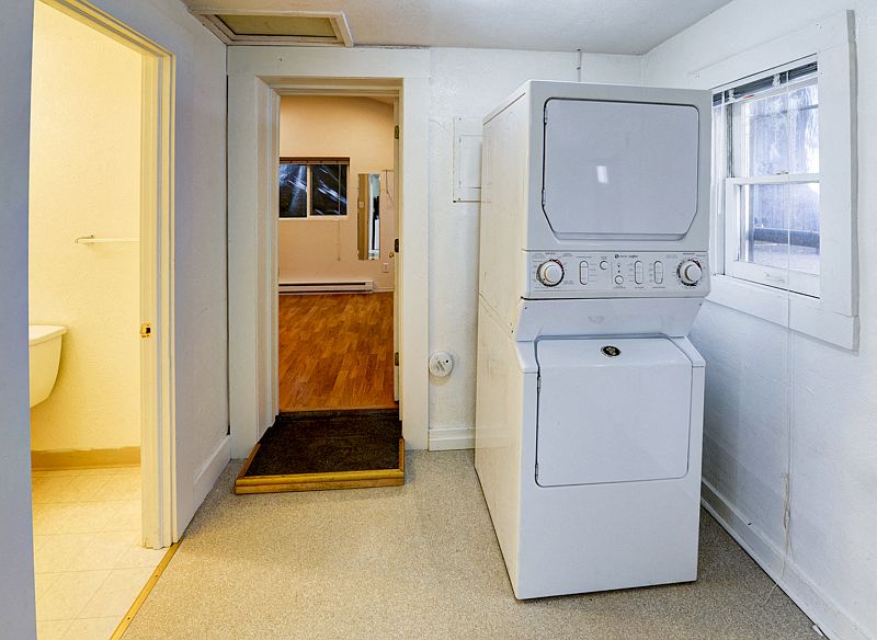 912 Cascade Laundry