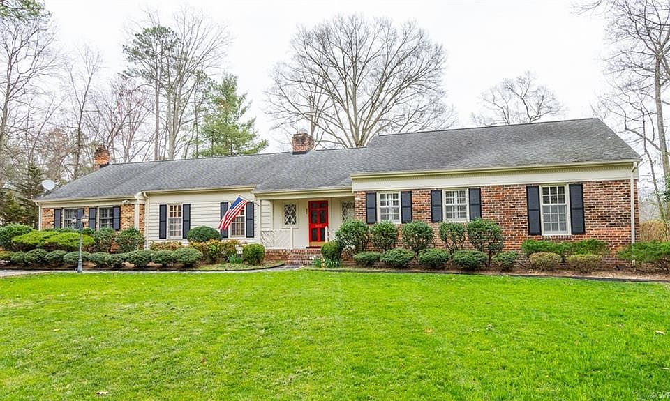 1st image of 303 Sweetbriar Dr