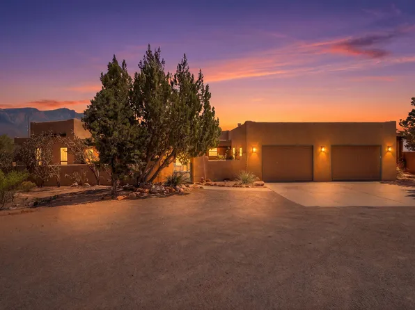 154 Placitas Trails Rd, Placitas, NM 87043