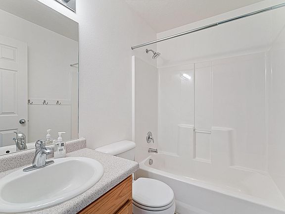 4th image of 1264 W Bridlewood Loop