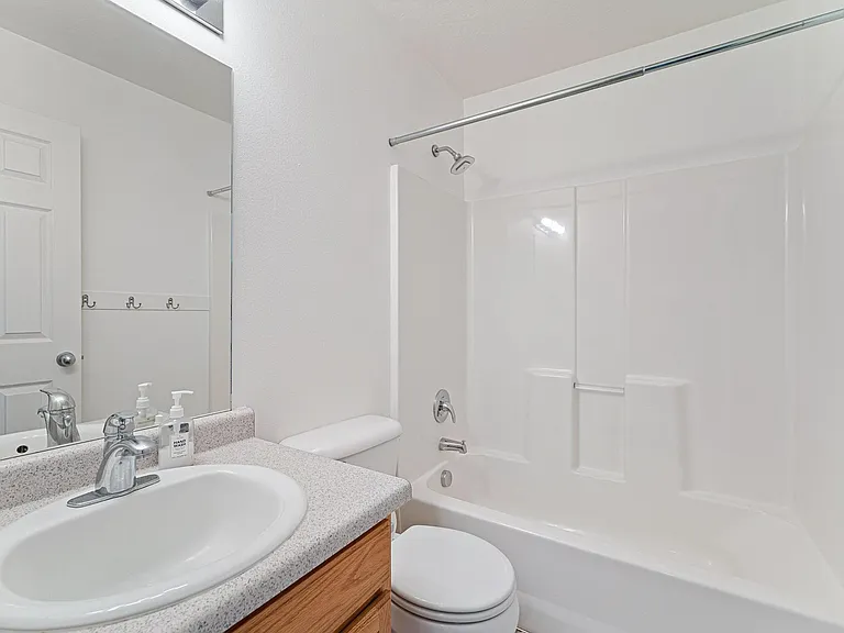 1264 W Bridlewood Loop — Photo 4