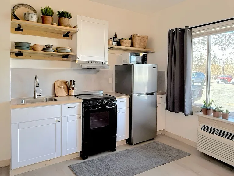 Ski Town Apartments — Photo 5