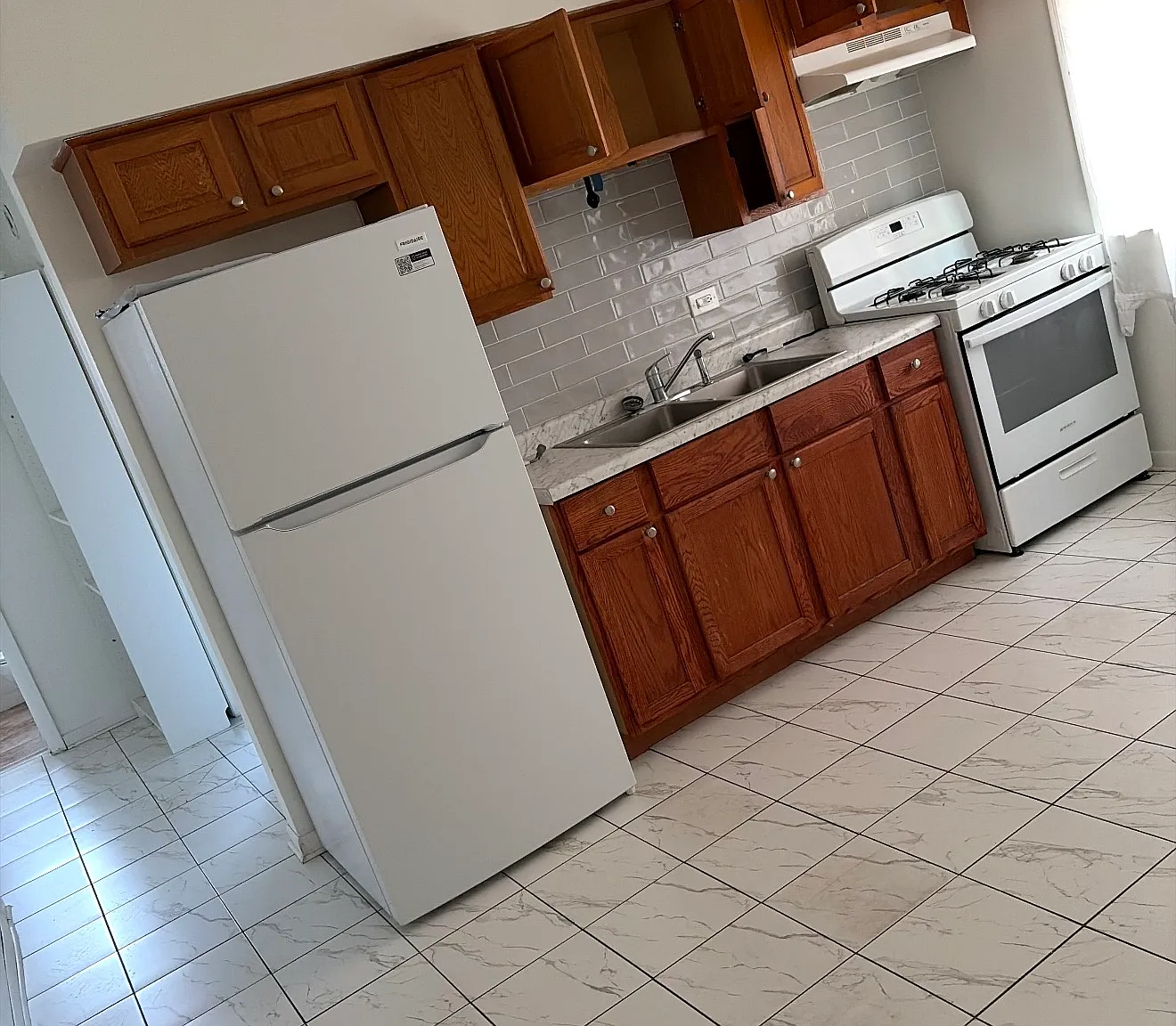 2 bed, 900 sqft, $1,600 — Photo 1