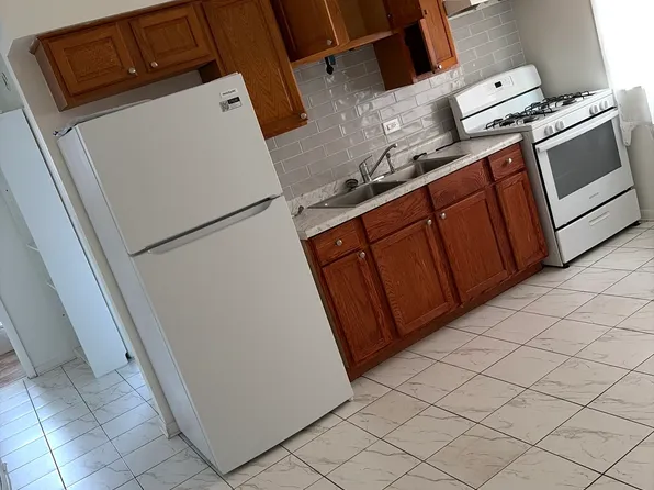 8615 Grand Ave, River Grove, IL 60171