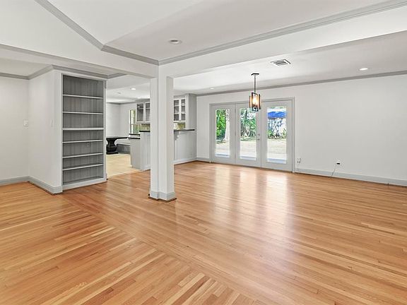 5th image of 4818 Briarbend Dr