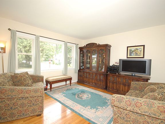 3rd image of 56 Waldwick Ave