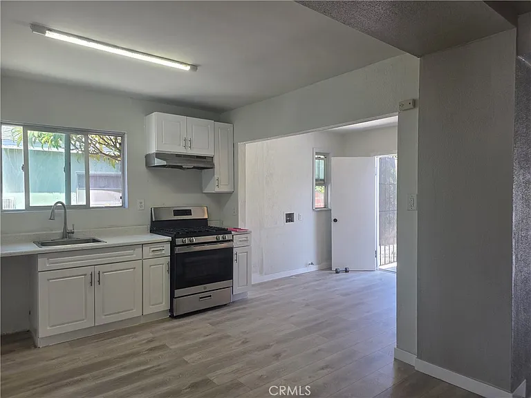 3509 W Flower Ave — Photo 8