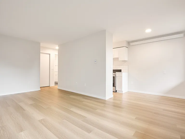 628 34th Ave #5 — Photo 2