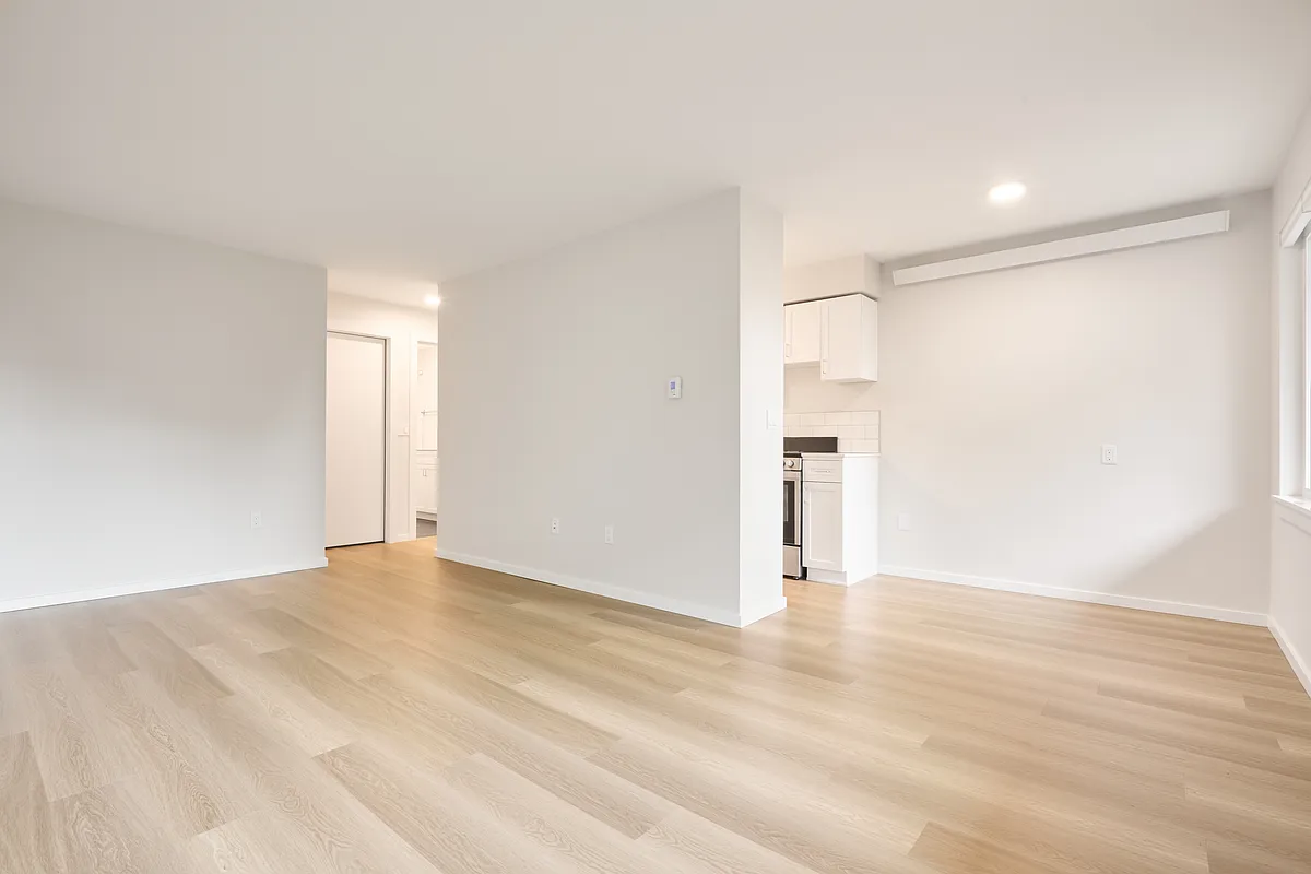Building Photo - 628 34th Ave #5