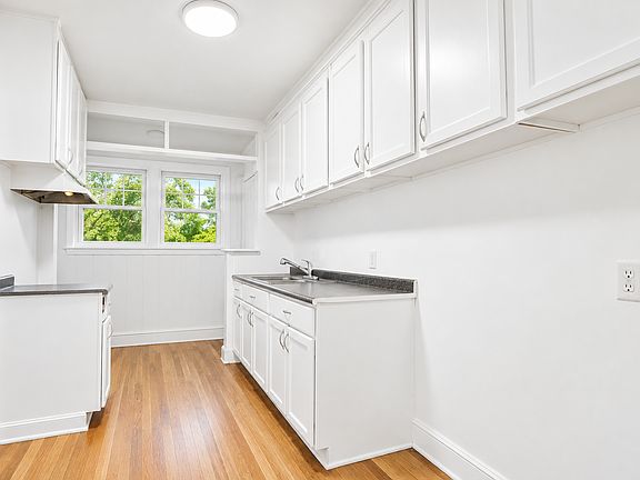 5th image of 4311 Catherine Ave