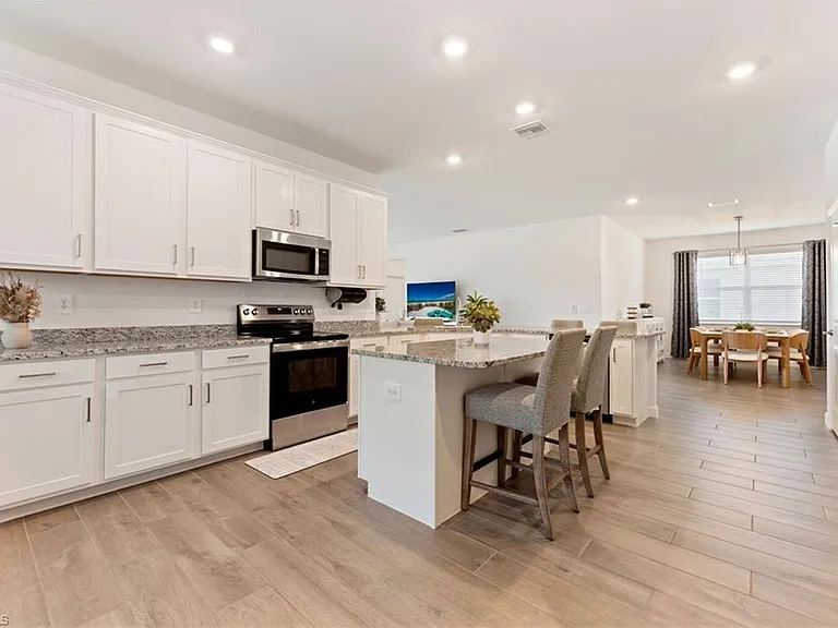 3524 Stormy Creek Ln — Photo 8