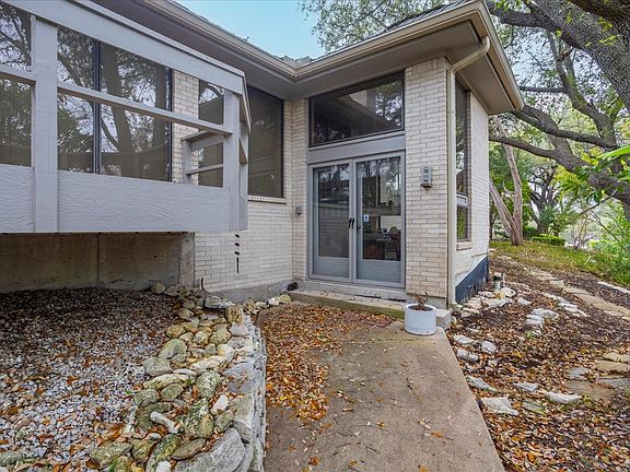 5th image of 2001 Deepdale Dr