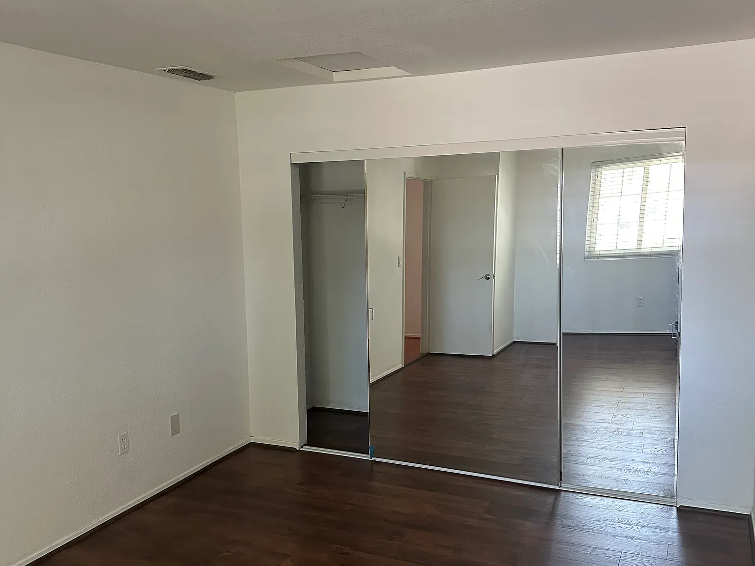 2 bed, 816 sqft, $2,050 — Photo 4