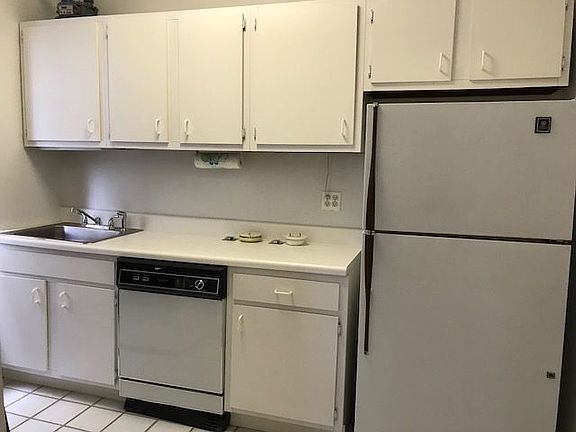 3rd image of 2168 35th St APT 2B