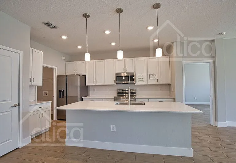 1610 Rada Ln — Photo 11