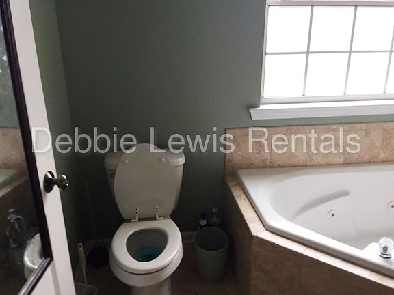 4th image of 317 N Charles Willis Dr