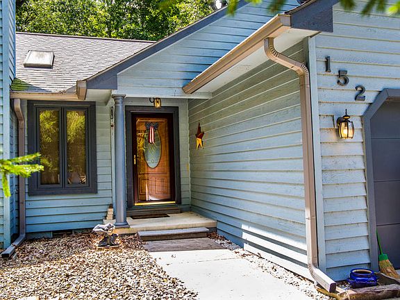 3rd image of 152 Ivy Brook Ln