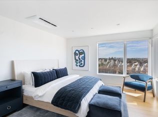 182 Dune Rd, Quogue, NY 11959