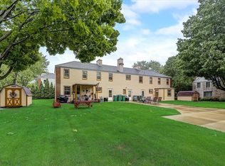 5579 Azalea Ct #5581, Greendale, WI 53129