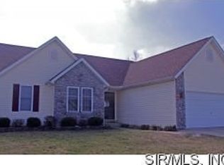 424 Copper Bend Rd, Maryville, IL 62062