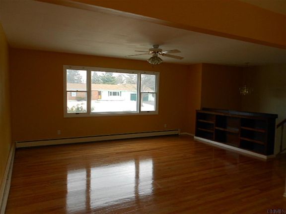 3rd image of 131 Orchard Dr