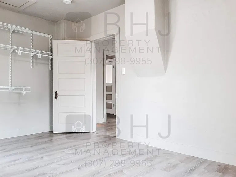 141 W 7th St — Photo 14
