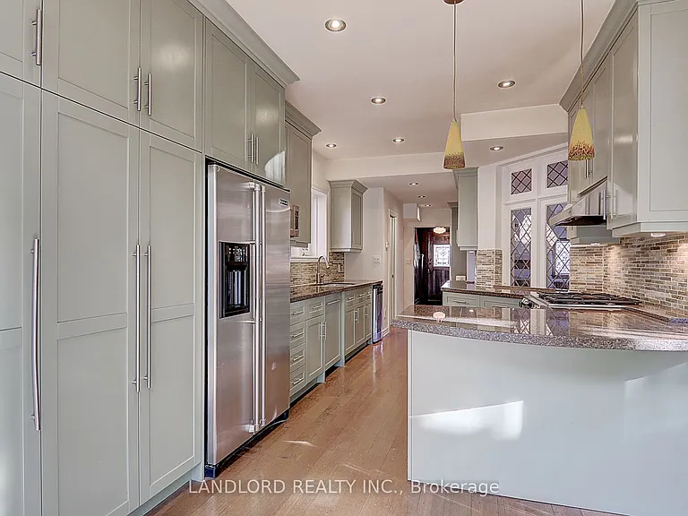 138 Fallingbrook Rd — Photo 5